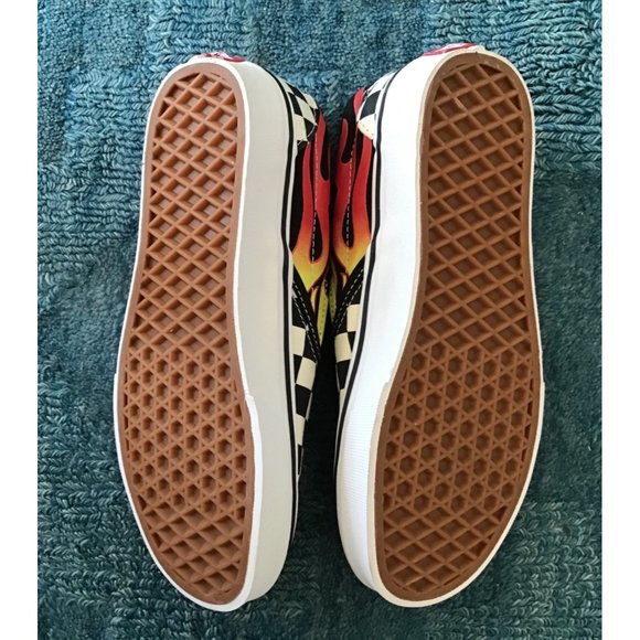 Vans Disney Slip On Mickey & Minnie Checker Flame Sneaker W6/ M4.5 New - Picture 2 of 3